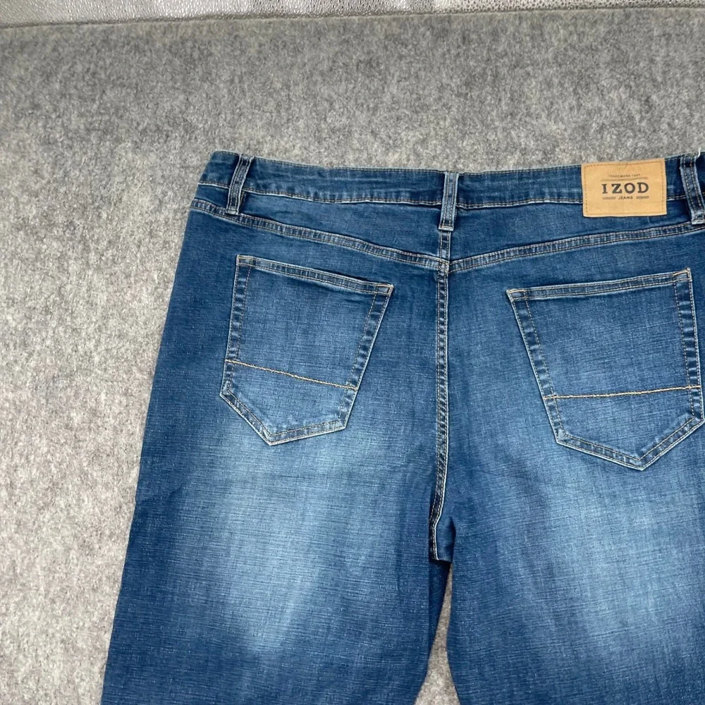 IZOD Jeans Mens 40x30 Comfort Stretch Straight Fit Medium Wash Blue Denim